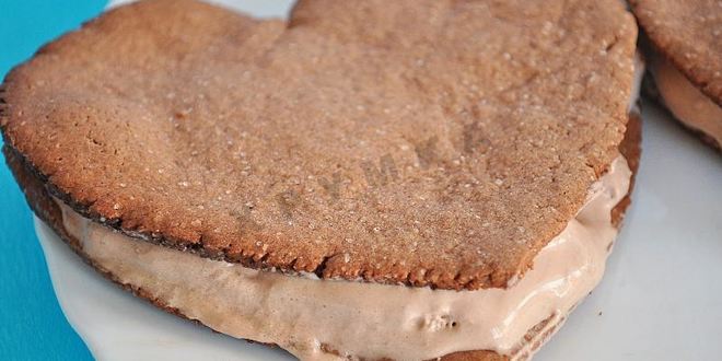 Рецепт шоколадного печенья-сэндвичей на 14 февраля