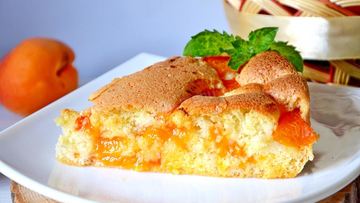 Рецепт Бисквитного пирога с абрикосами