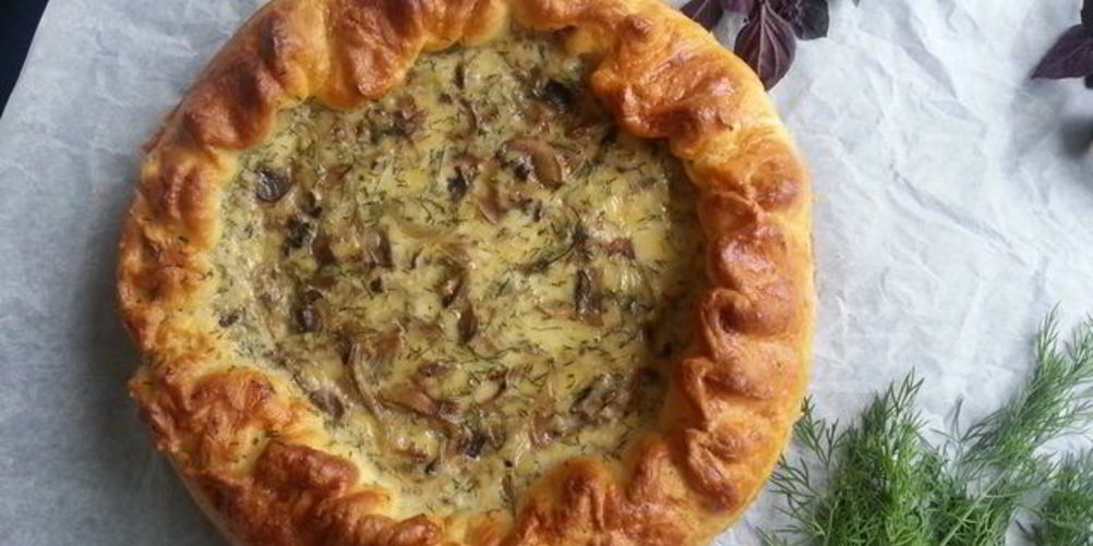 Как приготовить дрожжевой пирог-киш с шампиньонами
