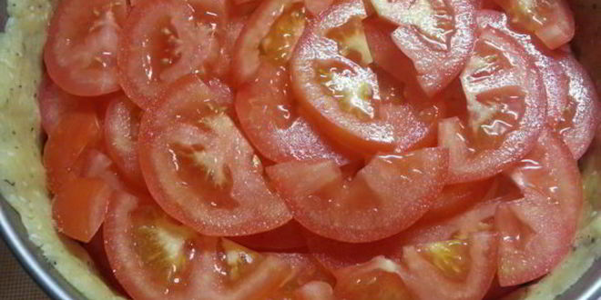 Рецепт куриного пирога с кабачками и помидорами