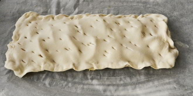 Рецепт пирога из слоеного теста с персиками