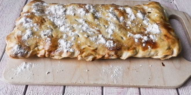 Рецепт пирога из слоеного теста с персиками