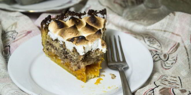 Рецепт пирога с абрикосами и безе