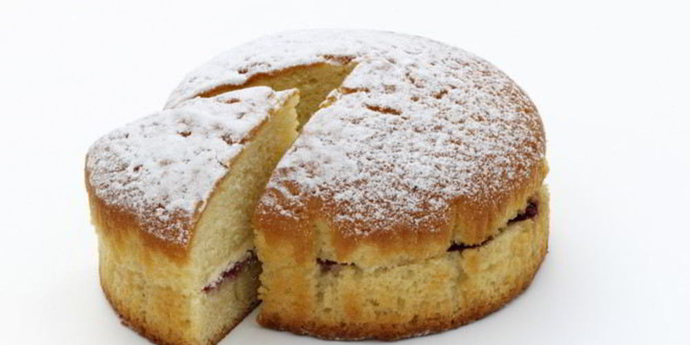 Как приготовить пирог с вареньем в мультиварке