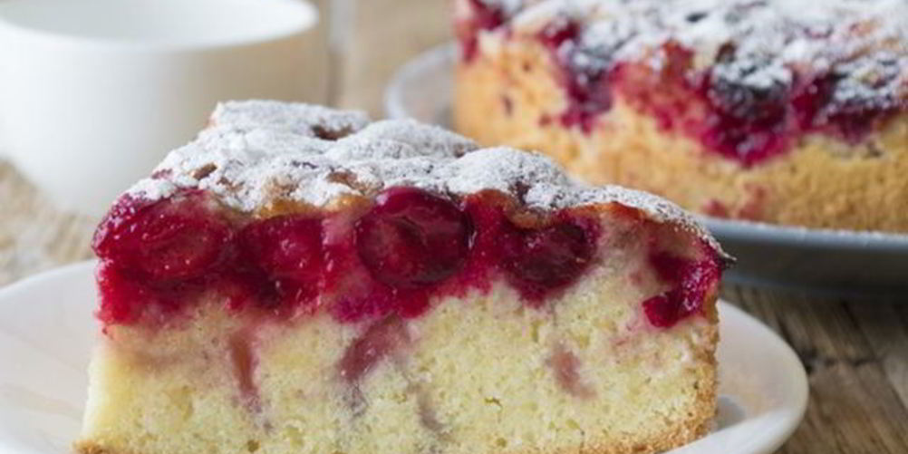 Как приготовить пирог со свежими ягодами