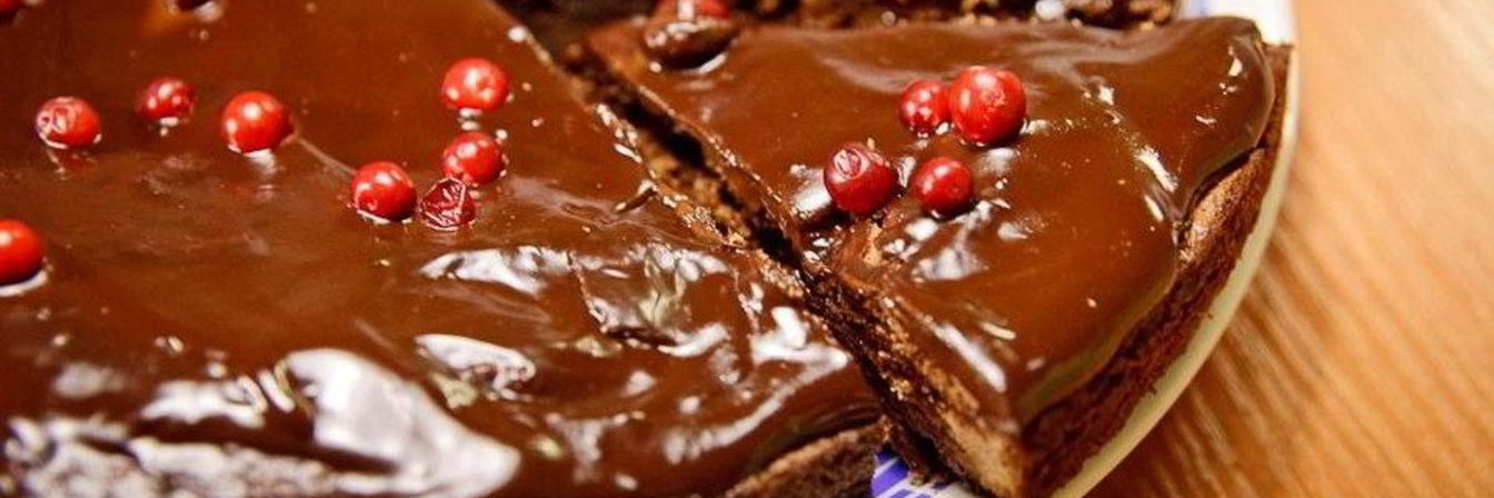 Рецепт Шоколадного пирога с брусникой