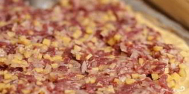 Рецепт слоеного пирога с мясом и картошкой