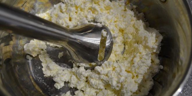 Рецепт творожного пирога со сметаной и ванилью