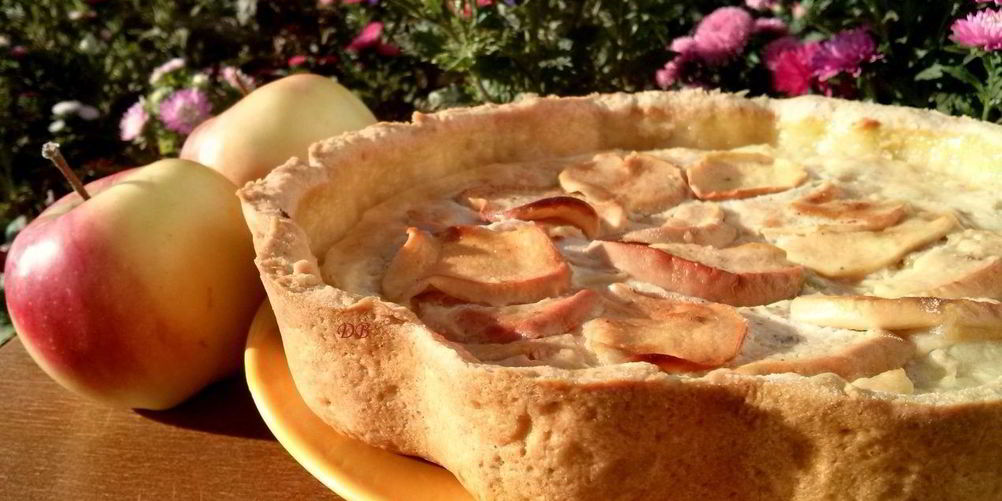 Как приготовить яблочный пирог со сметанной заливкой