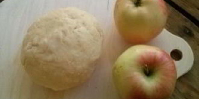 Рецепт яблочного пирога со сметанной заливкой