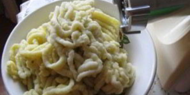 Рецепт картофельных пирожков с начинкой из фарша