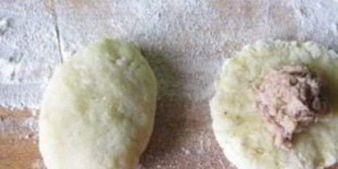 Рецепт картофельных пирожков с начинкой из фарша
