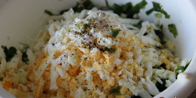 Рецепт пирожков из лаваша с зеленым луком и яйцом