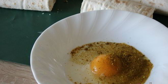 Рецепт пирожков из лаваша с зеленым луком и яйцом