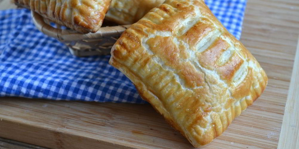 Как приготовить пирожки из слоеного бездрожжевого теста
