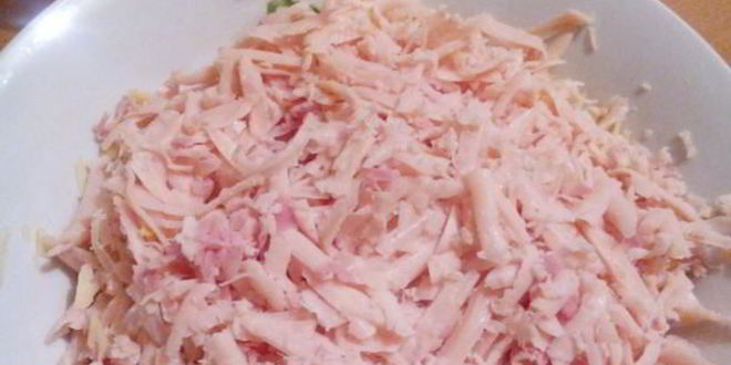 Рецепт пирожков из слоеного теста с сыром и ветчиной