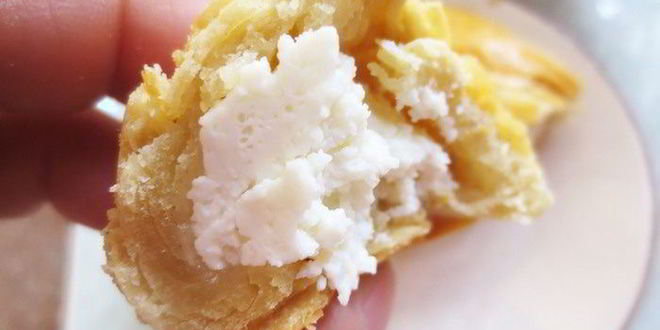 Рецепт пирожков из слоеного теста с творожной начинкой