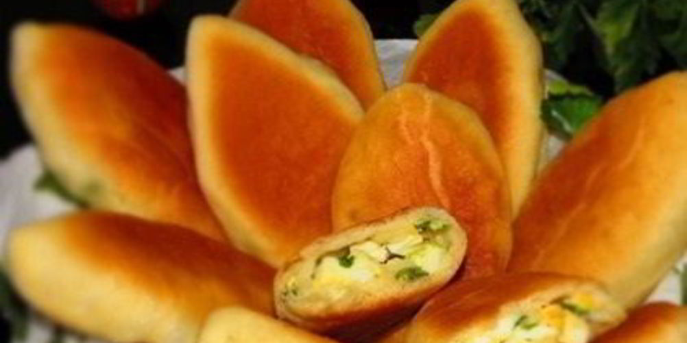 Как приготовить пирожки с рисом и яйцом