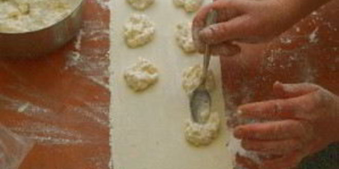 Рецепт пирожков с сыром и медом