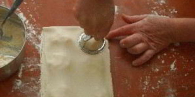 Рецепт пирожков с сыром и медом