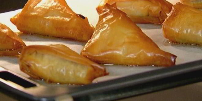 Рецепт пирожков с тыквой, изюмом и фетой