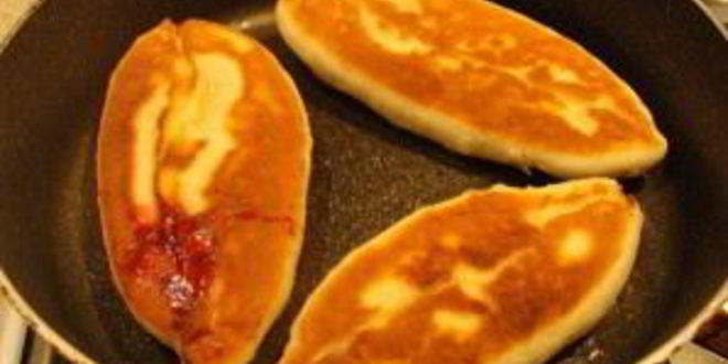 Рецепт пирожков с вареньем на сковороде