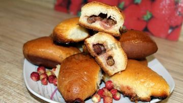 Рецепт Пирожков с земляникой в духовке