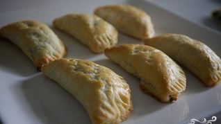 Рецепт Пирожков со шпинатом и сыром Фета