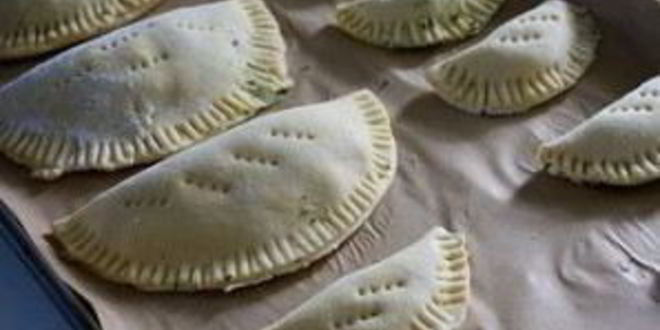 Рецепт пирожков со шпинатом и сыром фета