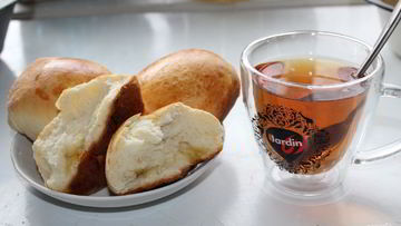 Рецепт Пирожков со сливой из дрожжевого теста