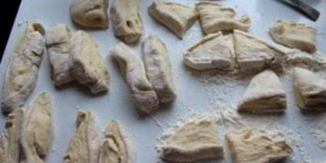 Рецепт пирожков со сливой из дрожжевого теста