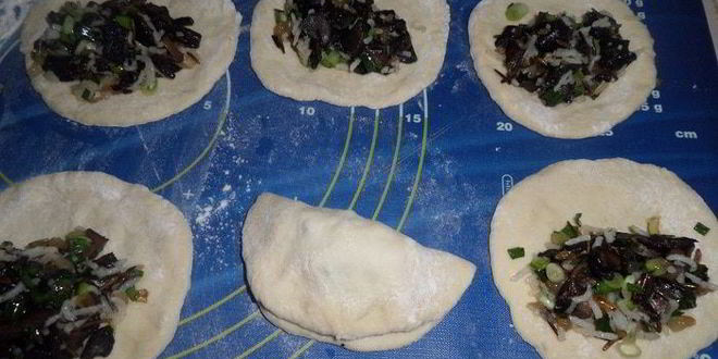Рецепт постных пирожков с рисом и грибами