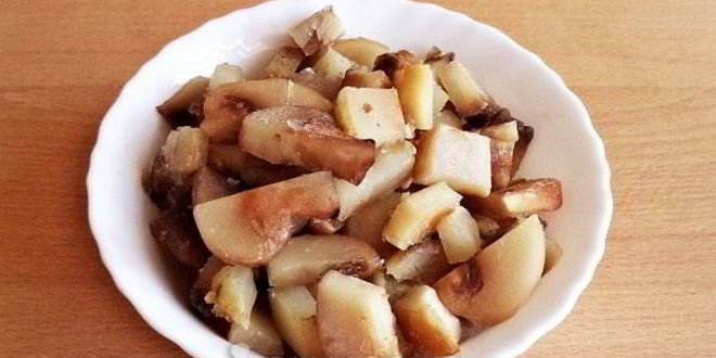 Рецепт слоеных пирожков с мясом и грибами