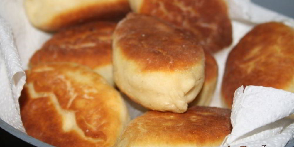 Как приготовить содовые пирожки с капустой, луком и яйцом