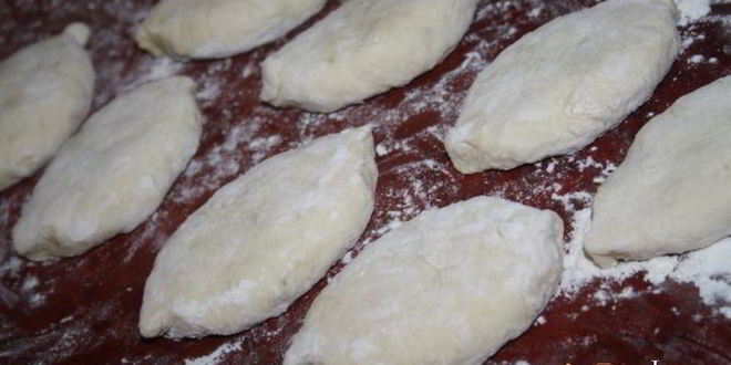 Рецепт содовых пирожков с капустой, луком и яйцом