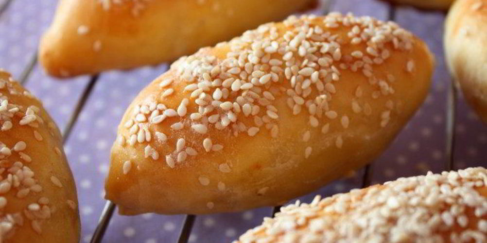 Как приготовить традиционные дрожжевые пирожки