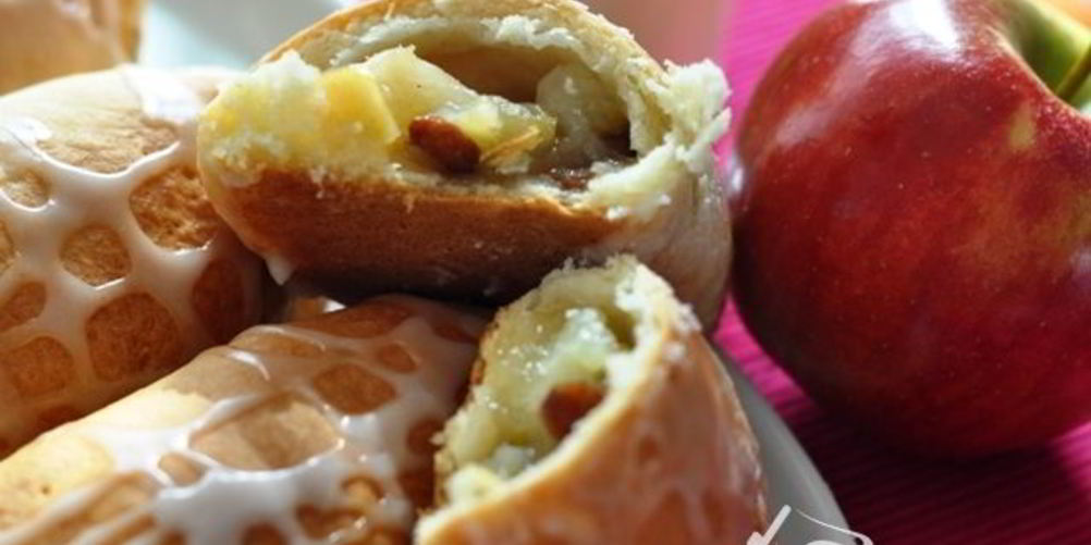 Как приготовить творожные пирожки с яблоками и изюмом