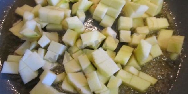 Рецепт творожных пирожков в духовке с яблоком и корицей