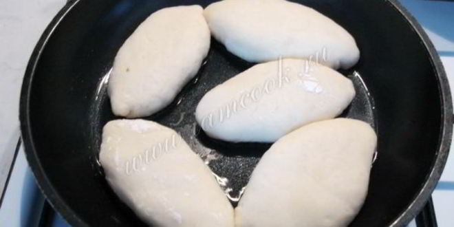 Рецепт жареных пирожков с мясом и грибами