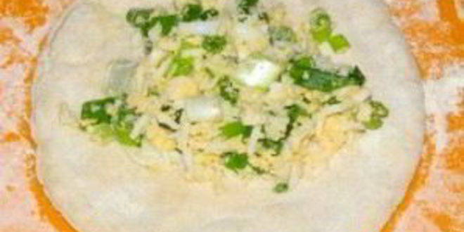 Рецепт жареных пирожков с яйцом и луком