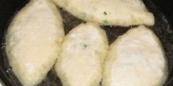 Рецепт жареных пирожков с яйцом и луком