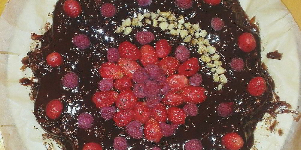 Как приготовить брауни с земляникой и малиной