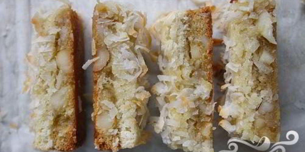 Как приготовить кокосовые пирожные с орехами