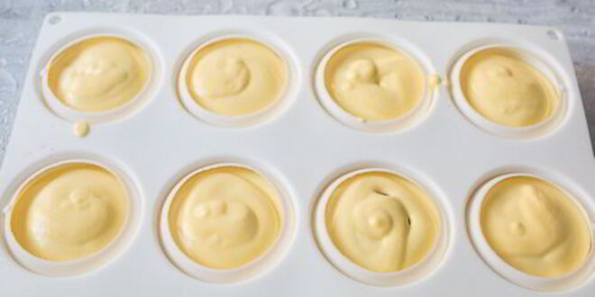 Рецепт муссового пирожного с шоколадом и маракуйей