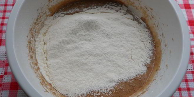 Рецепт пирожного брауни с мятой и творожной прослойкой