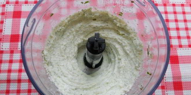 Рецепт пирожного брауни с мятой и творожной прослойкой