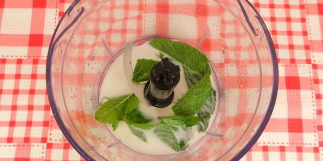 Рецепт пирожного брауни с мятой и творожной прослойкой