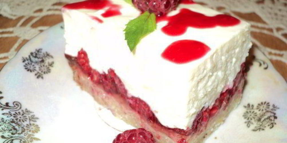 Как приготовить пирожное малина на снегу