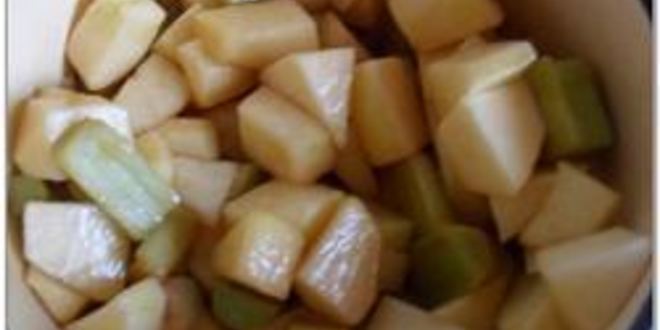 Рецепт пирожных с ревенем и яблоками