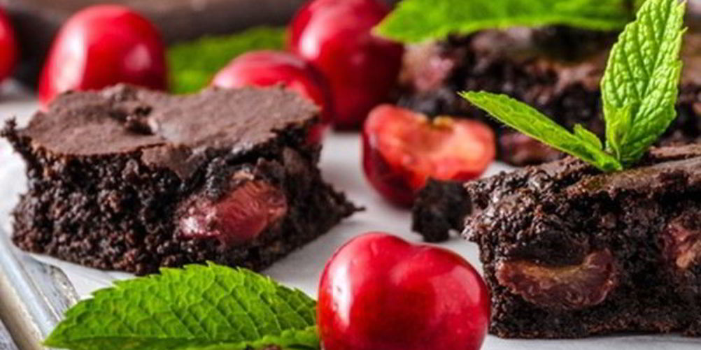 Как приготовить пряного брауни с сушеной вишней и имбирем